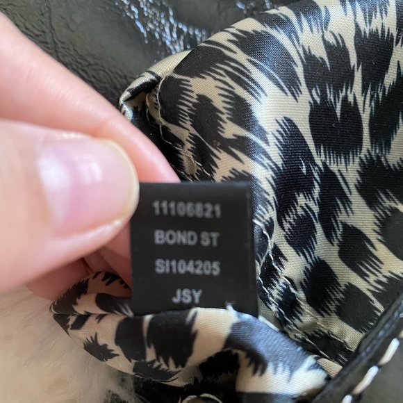 GUESS 💯% Authentic - Picture 11 of 13